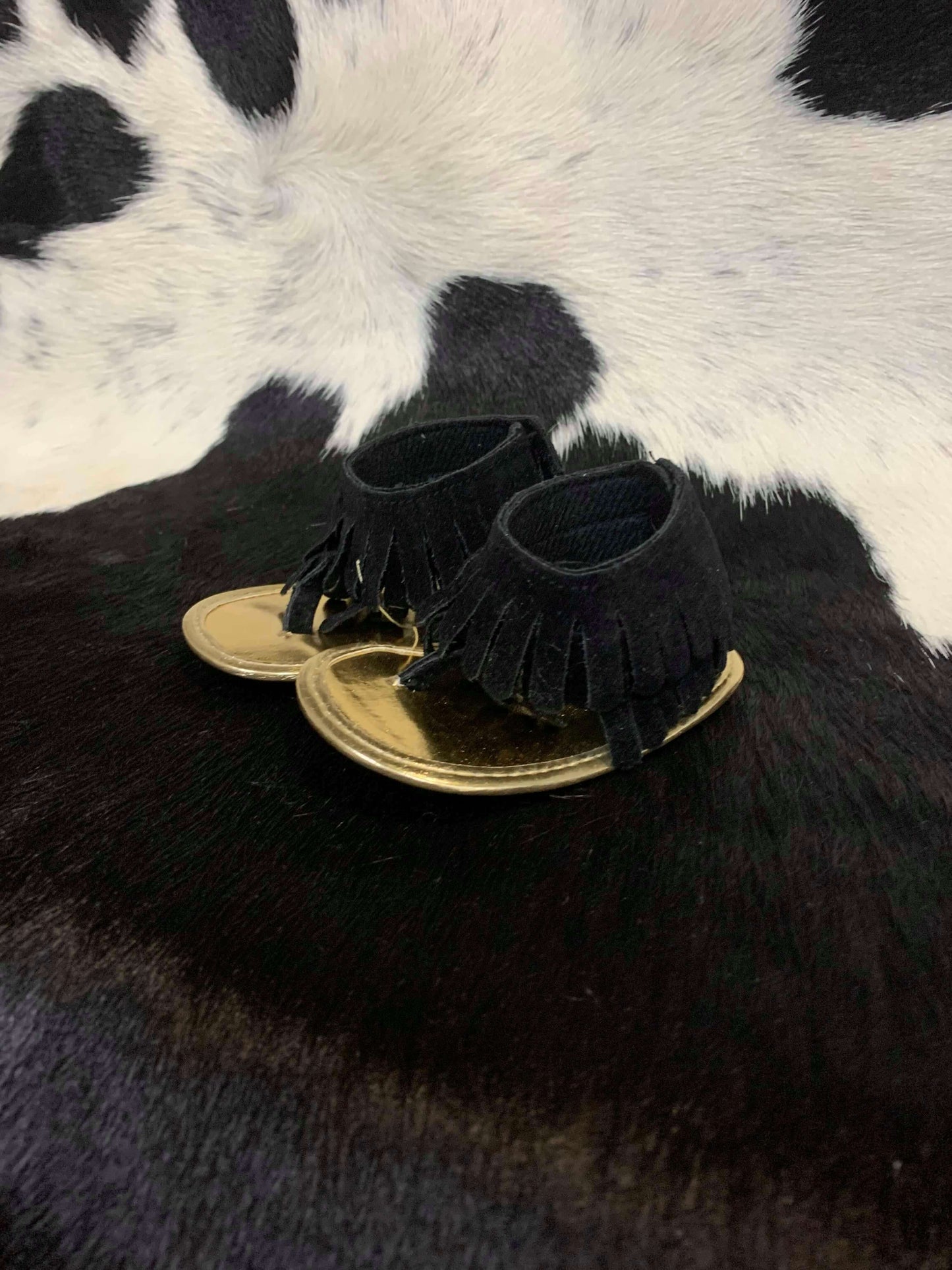 Load image into Gallery viewer, Infant Leather Tassel Sandals
